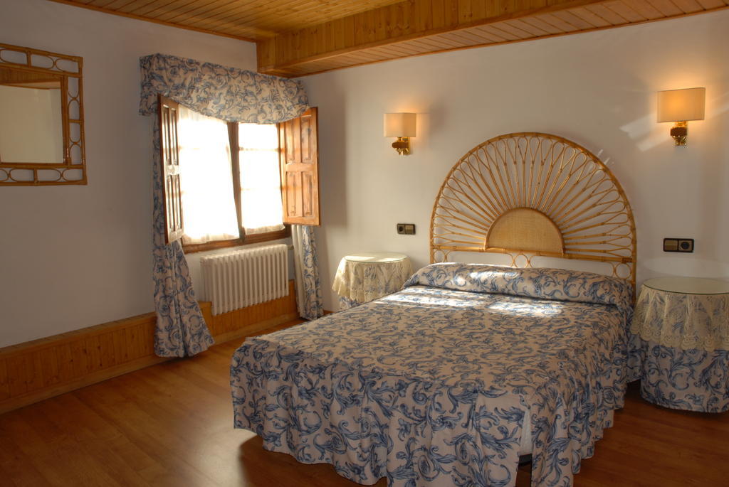 Hotel Europa Les Room photo